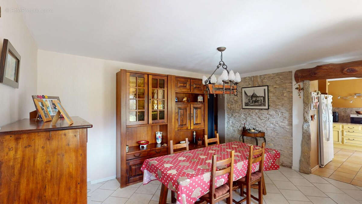 Maison à BOUVESSE-QUIRIEU