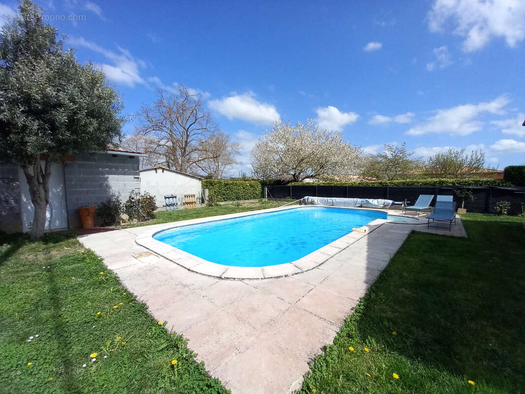 Maison à MONDONVILLE