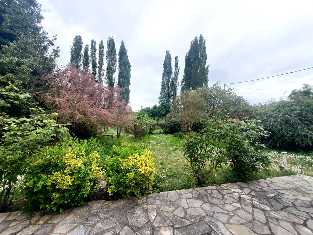 Maison à LA CHAPELLE-SUR-LOIRE