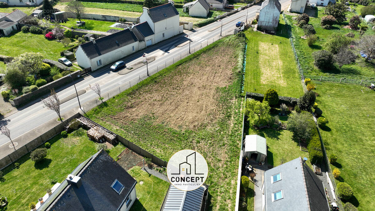Terrain à PLOUHINEC
