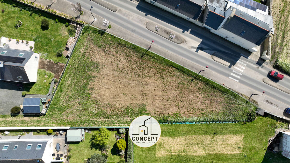 Terrain à PLOUHINEC