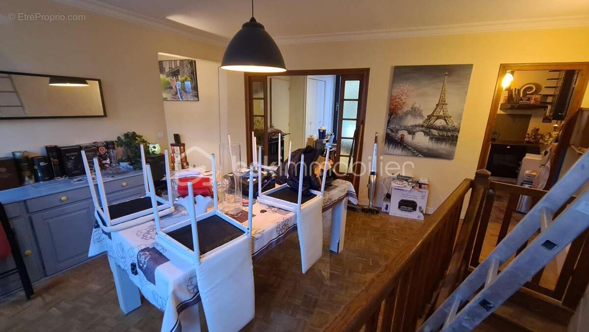 Appartement à URY
