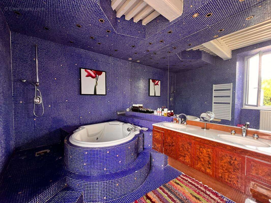 Maison à VARENNES-SUR-MORGE