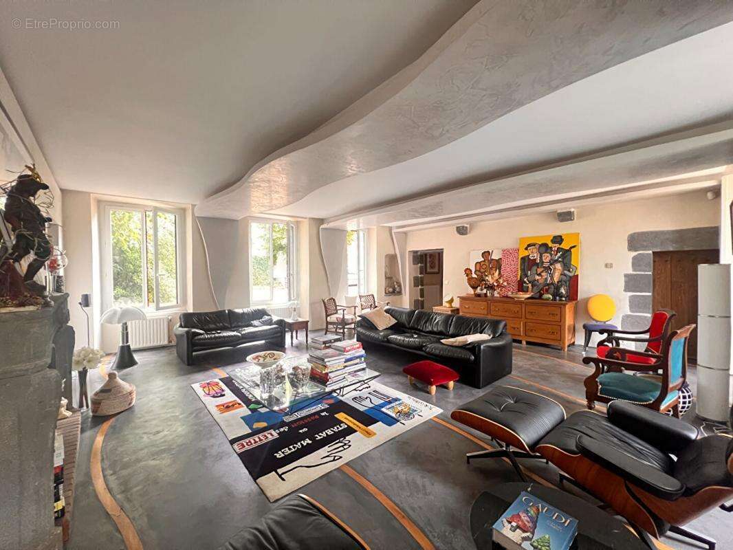 Maison à VARENNES-SUR-MORGE