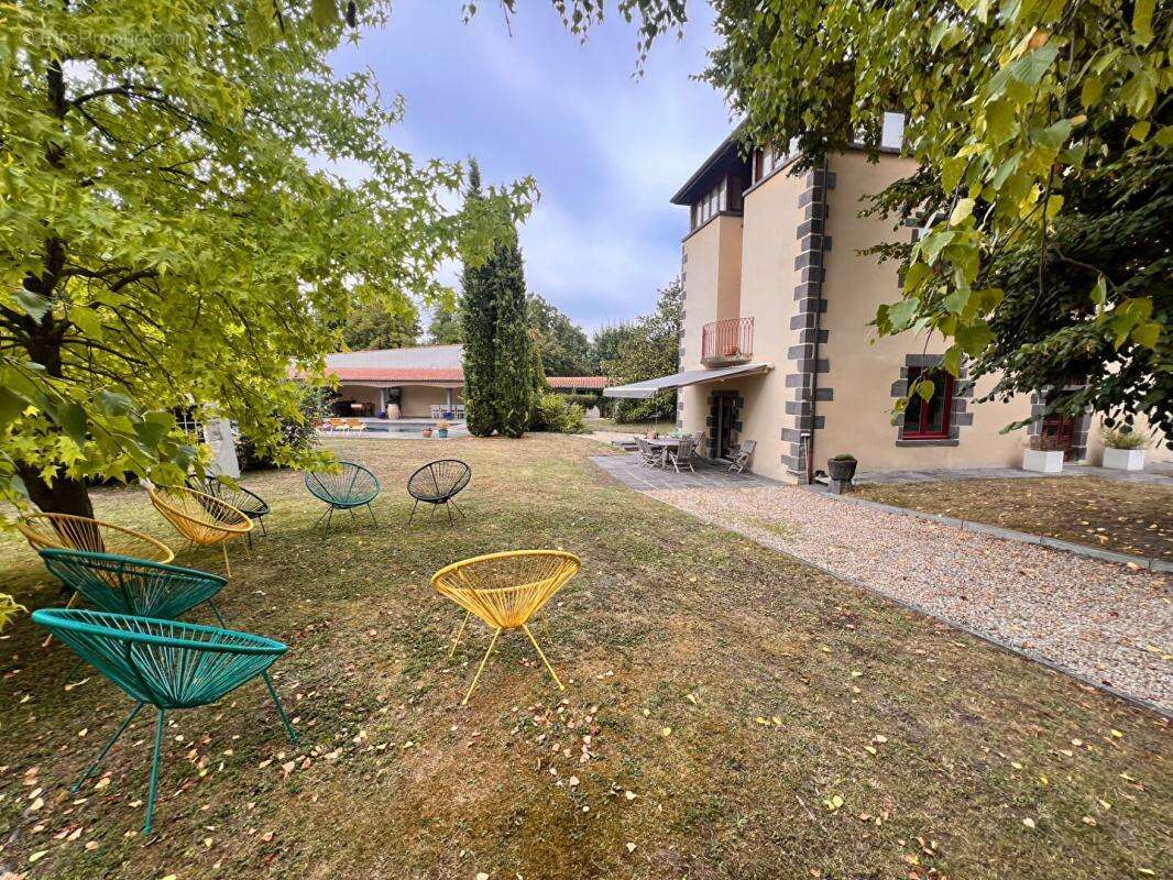 Maison à VARENNES-SUR-MORGE