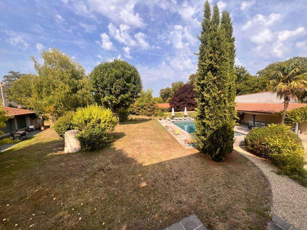 Maison à VARENNES-SUR-MORGE