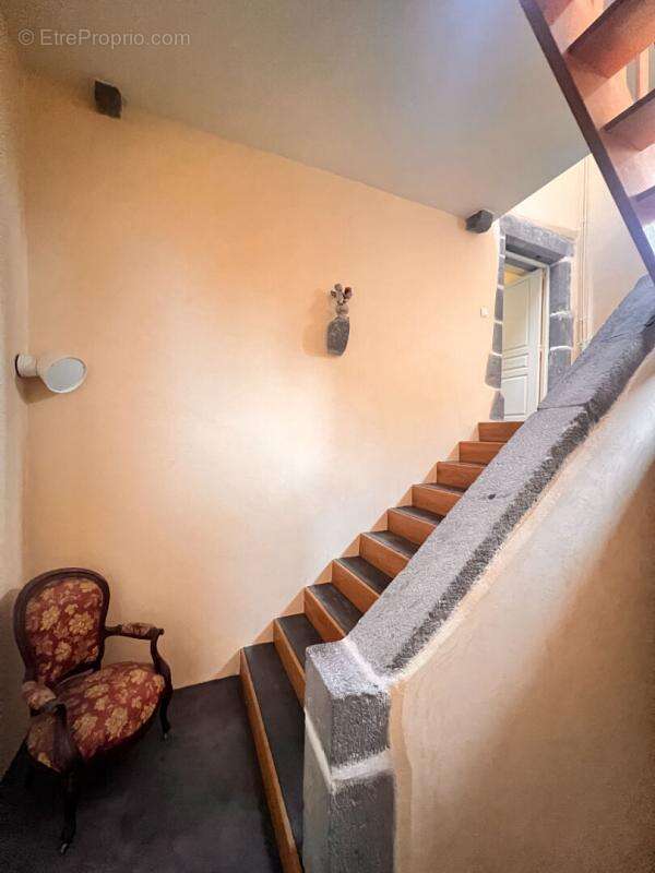 Maison à VARENNES-SUR-MORGE