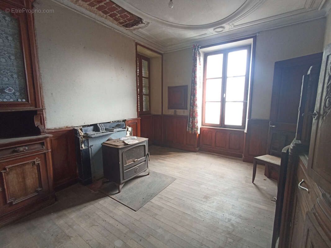 Maison à SAINT-MICHEL-DE-MONTJOIE