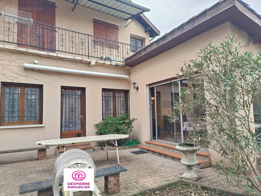 Maison à LE PEAGE-DE-ROUSSILLON