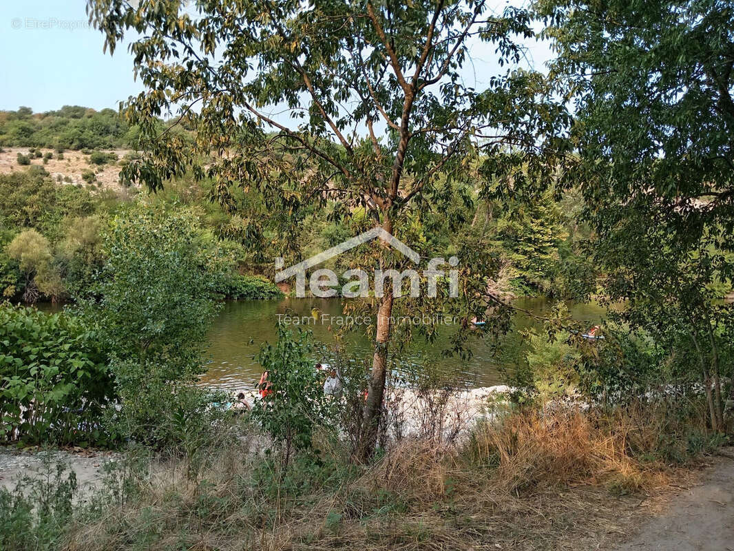 Terrain à BERRIAS-ET-CASTELJAU