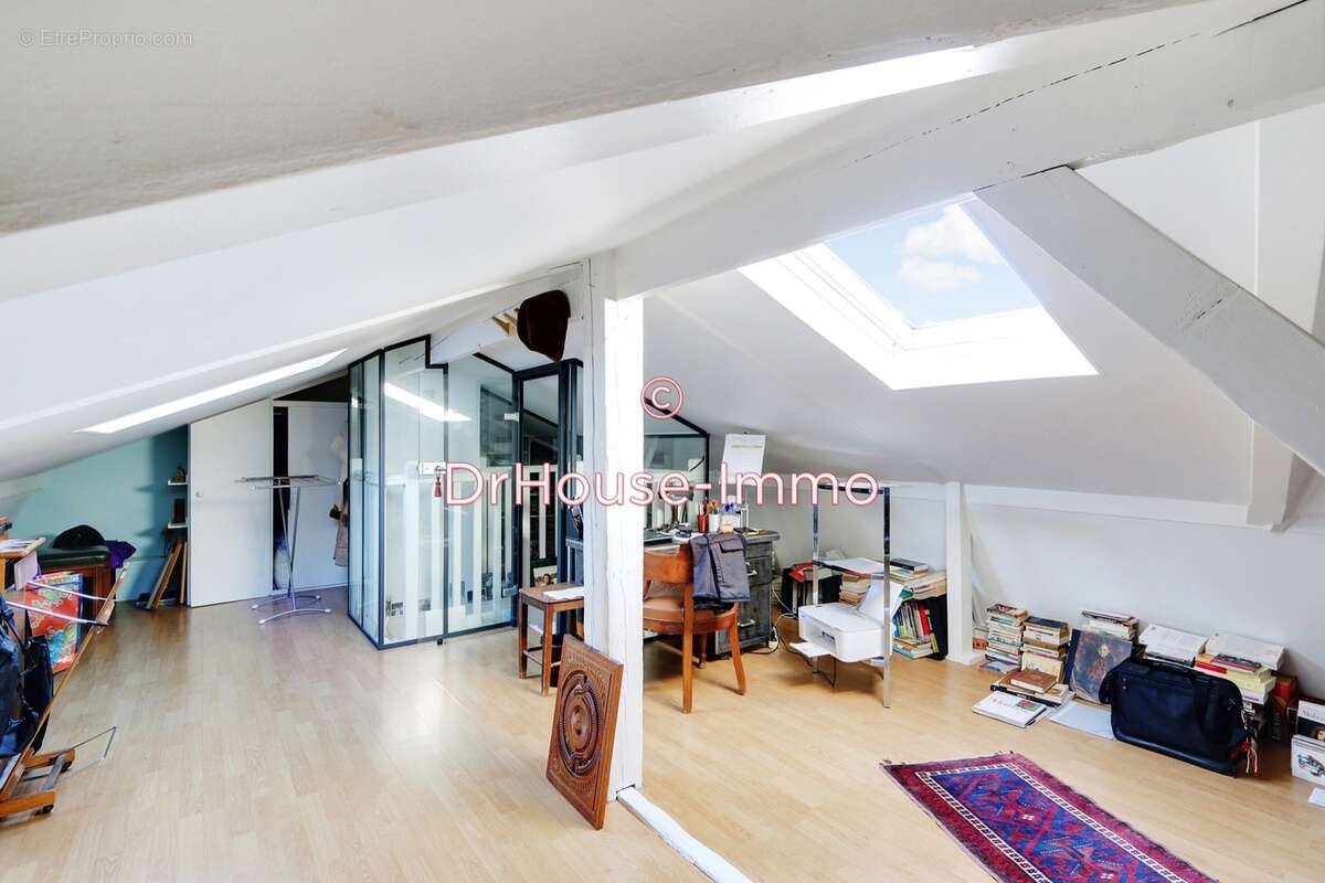 Appartement à NEUILLY-SUR-SEINE