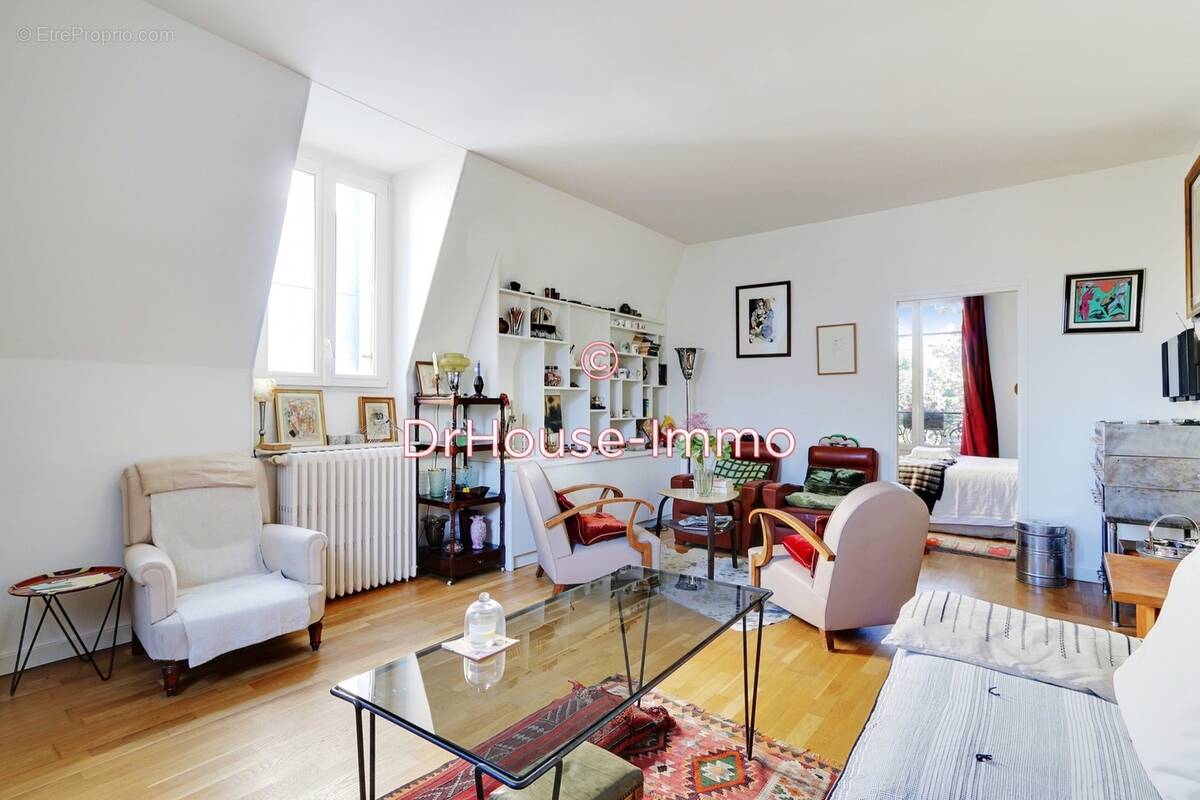 Appartement à NEUILLY-SUR-SEINE