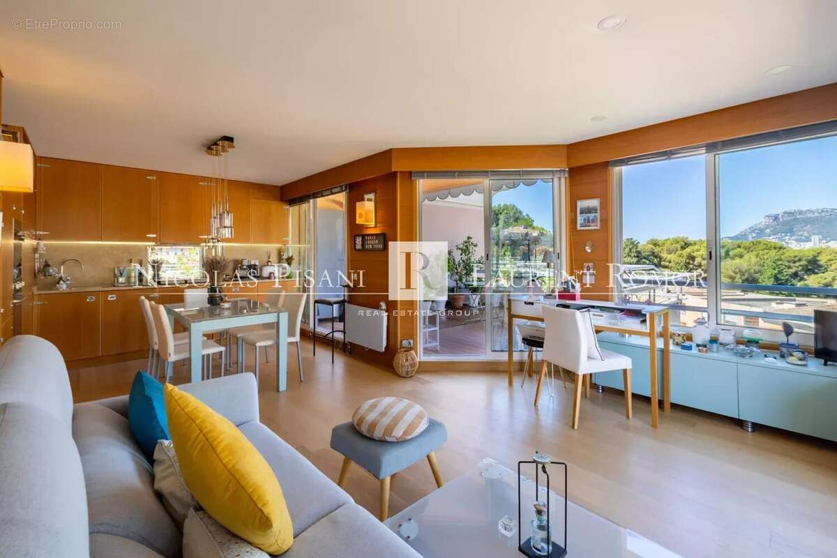 Appartement à ROQUEBRUNE-CAP-MARTIN