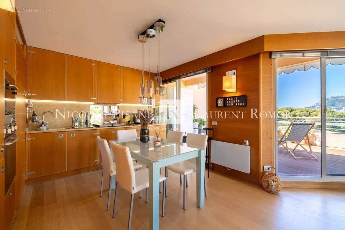 Appartement à ROQUEBRUNE-CAP-MARTIN