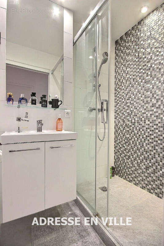 Appartement à LEVALLOIS-PERRET