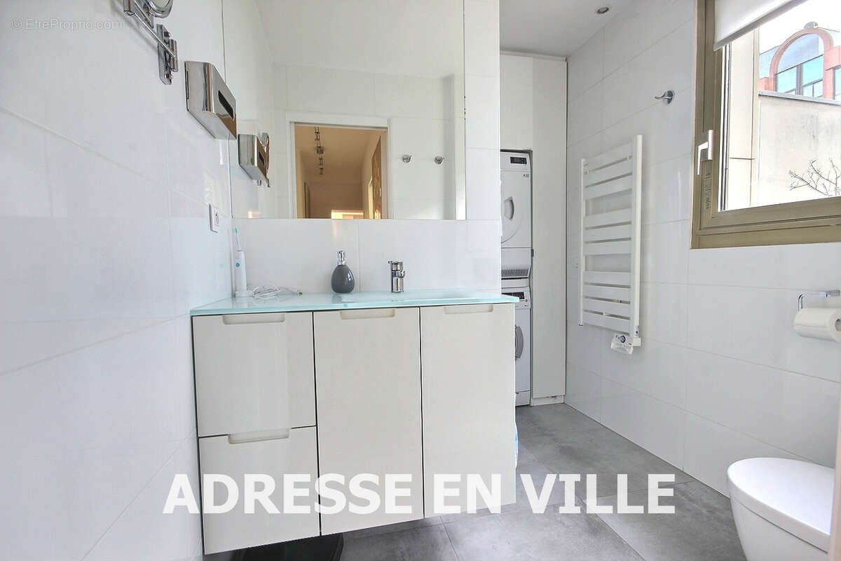 Appartement à LEVALLOIS-PERRET