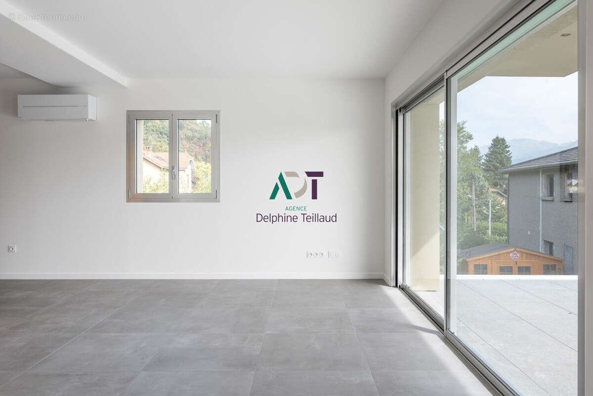 Appartement à CORENC