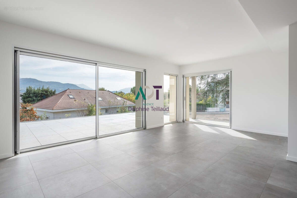 Appartement à CORENC