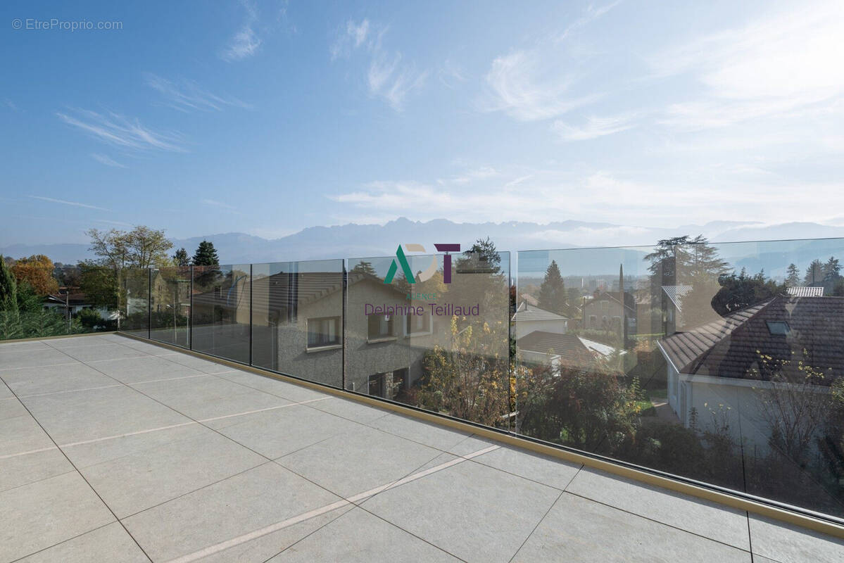 Appartement à CORENC