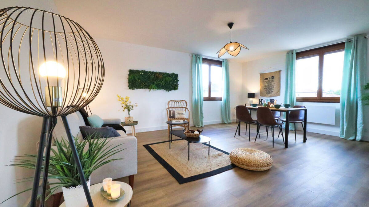 Appartement à VEAUCHE