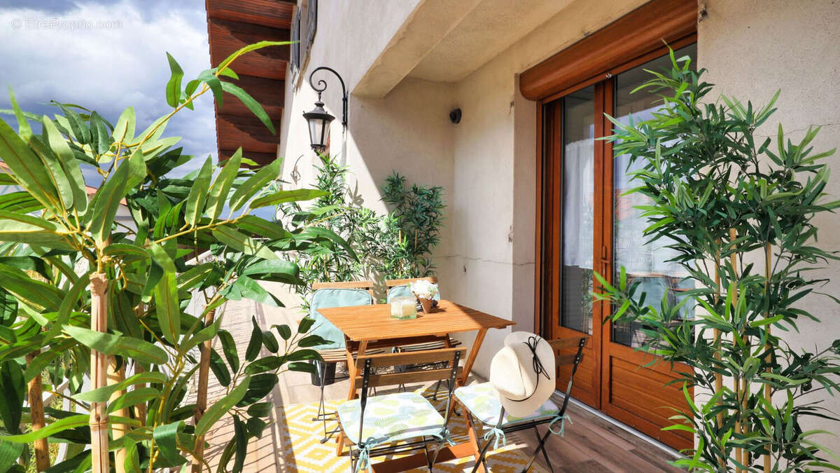 Appartement à VEAUCHE