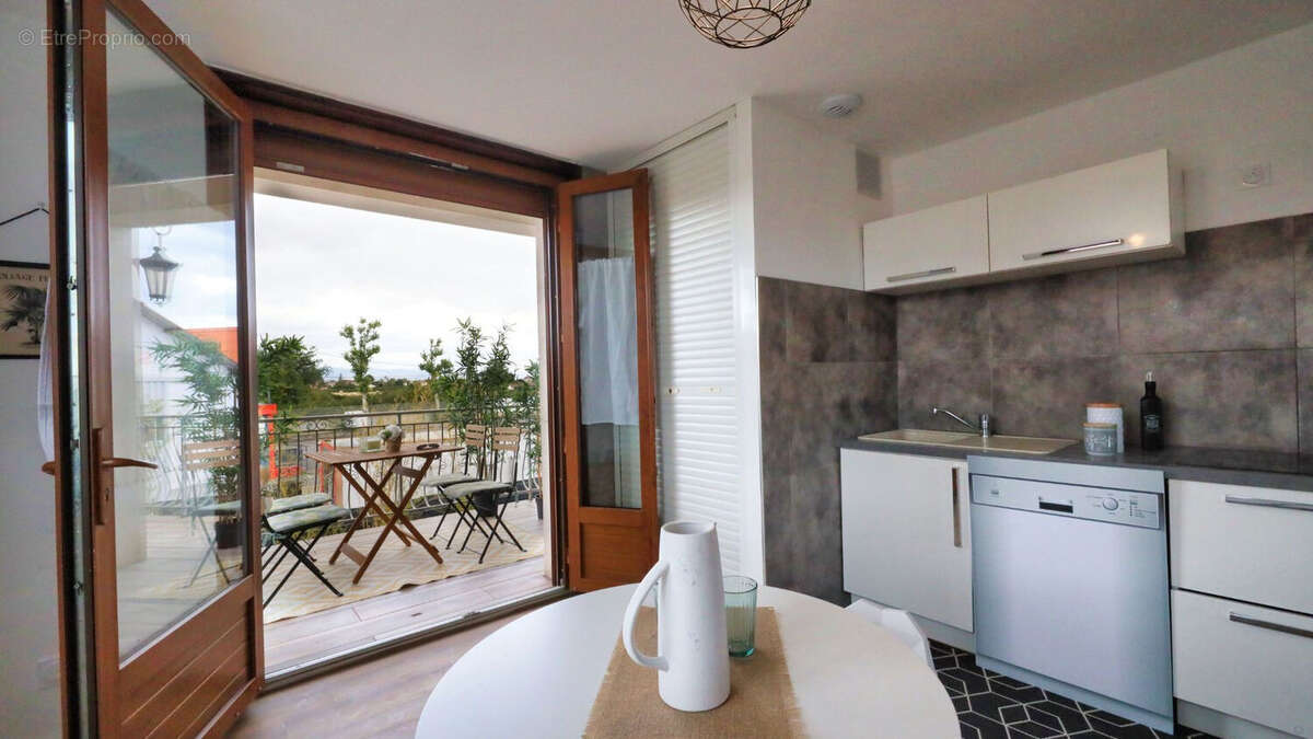 Appartement à VEAUCHE