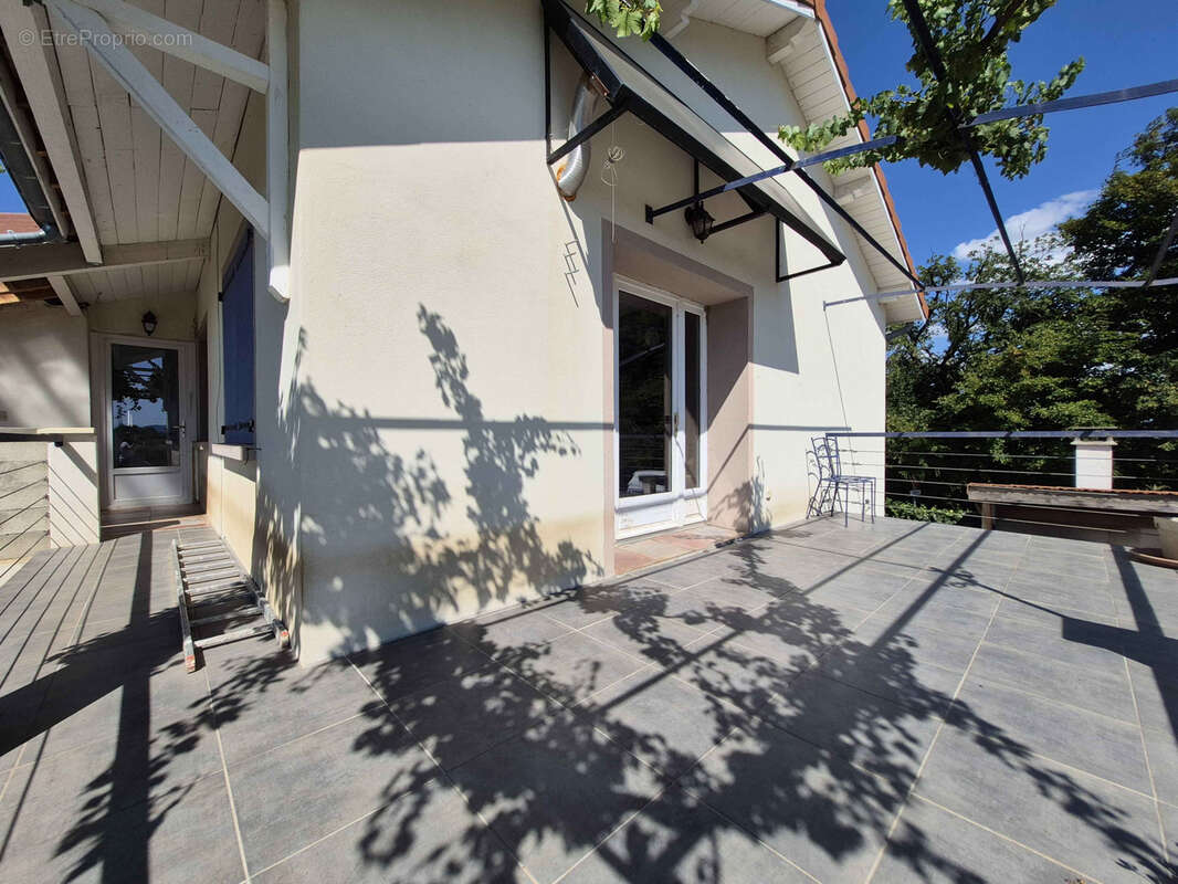 Maison à BEAUMONT-MONTEUX