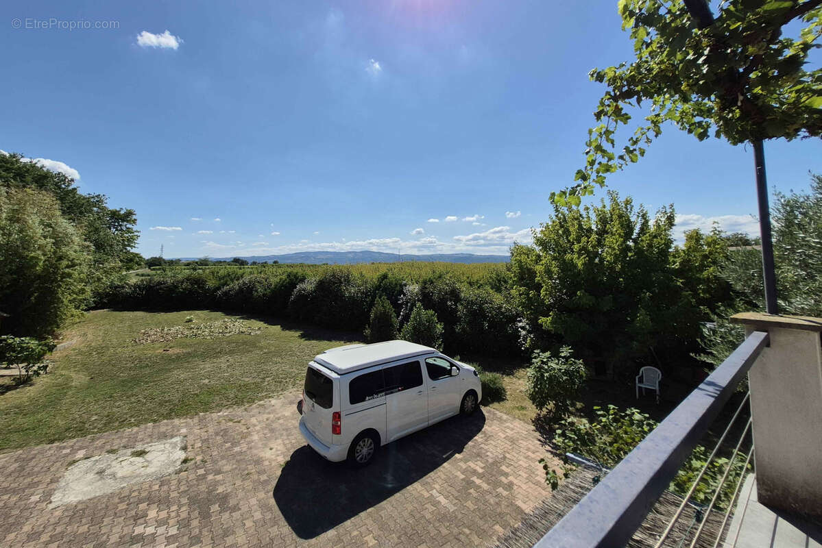 Maison à BEAUMONT-MONTEUX
