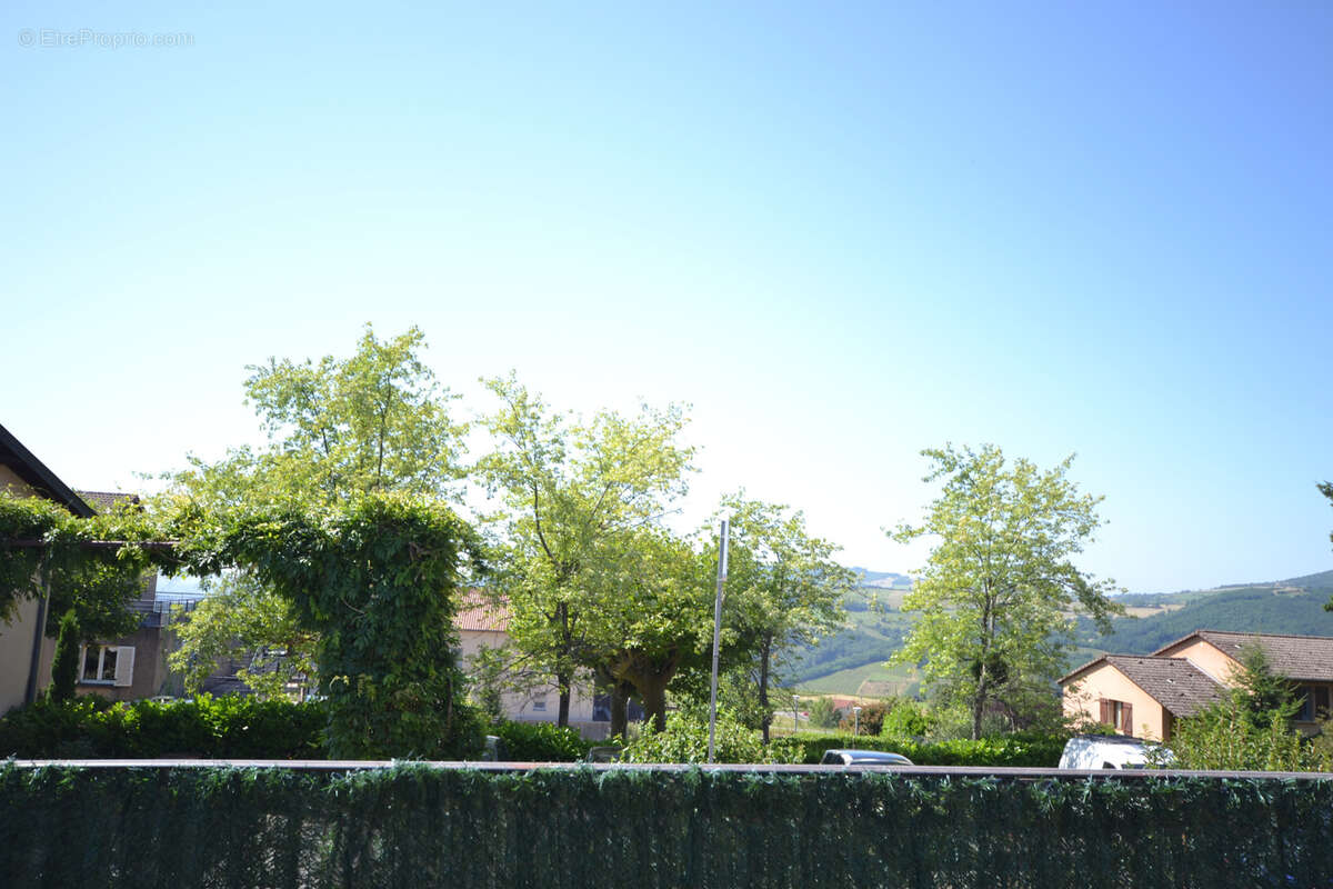 Maison à MONTMELAS-SAINT-SORLIN