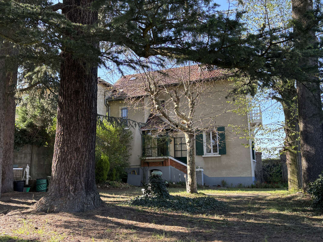 Maison à CHARBONNIERES-LES-BAINS