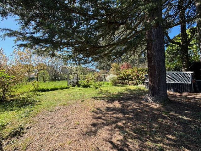 Maison à CHARBONNIERES-LES-BAINS