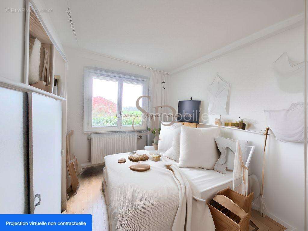 Maison à LA MADELEINE-SUR-LOING