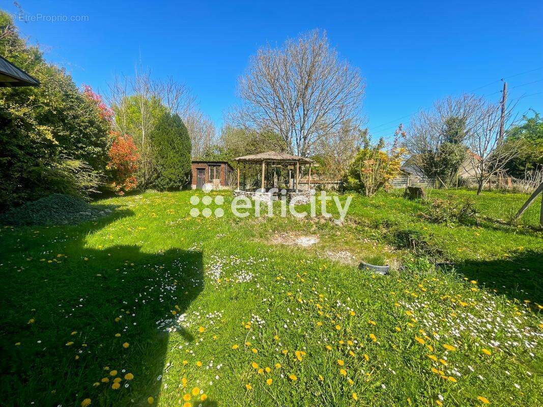 Maison à DOLUS-LE-SEC