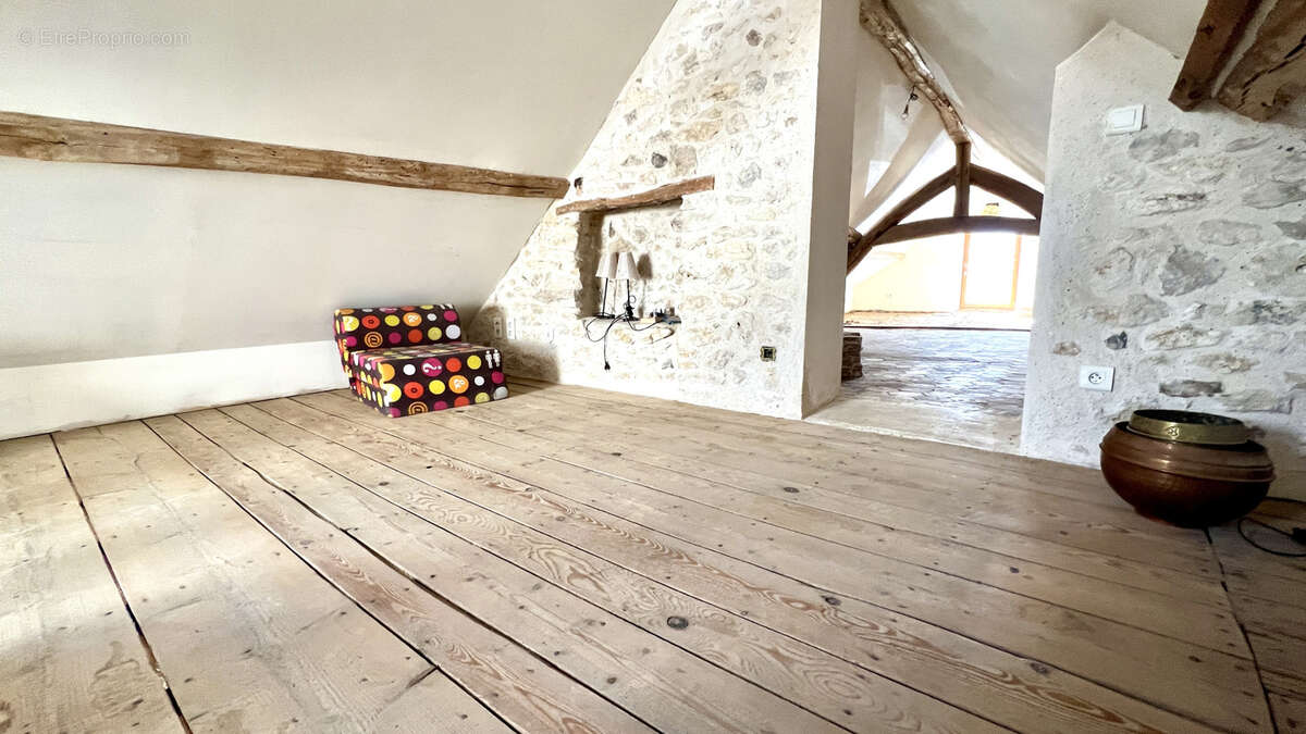 Maison à MONTEREAU-FAULT-YONNE