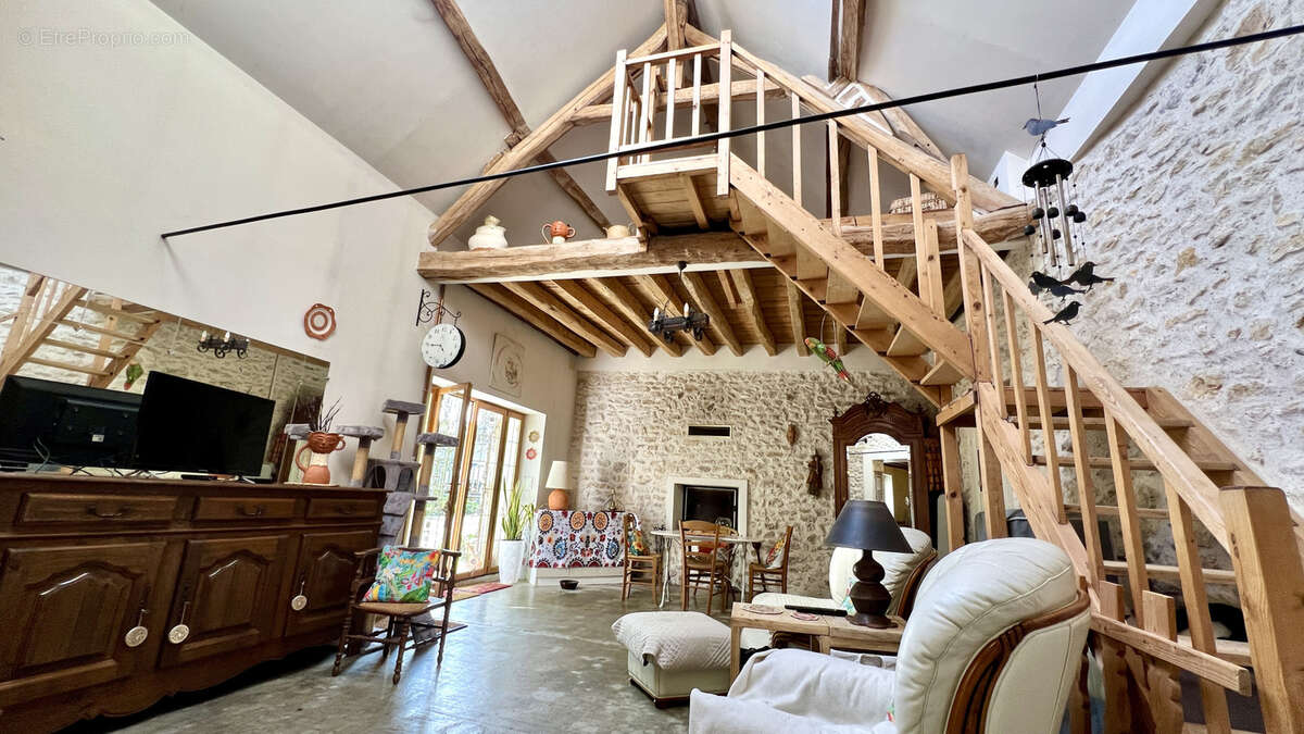 Maison à MONTEREAU-FAULT-YONNE