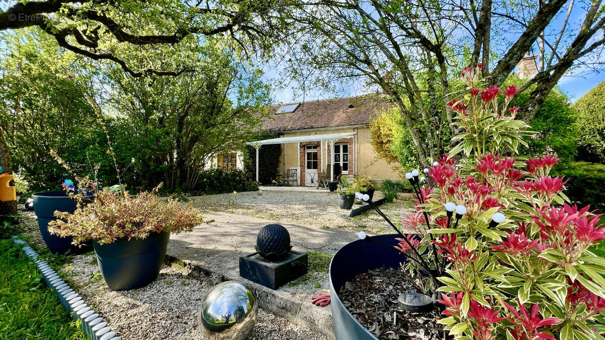 Maison à MONTEREAU-FAULT-YONNE