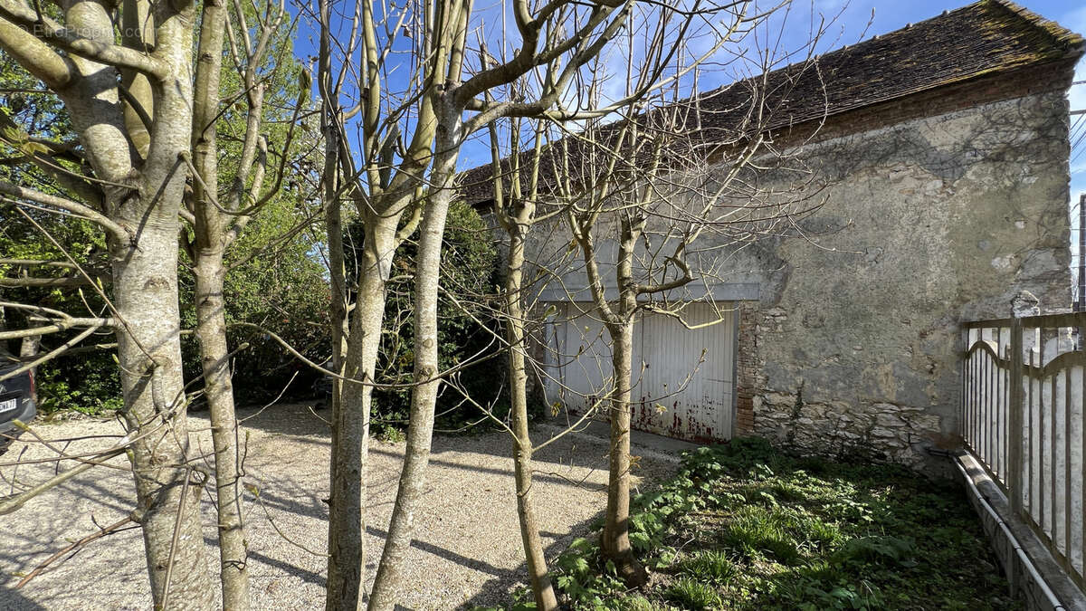 Maison à MONTEREAU-FAULT-YONNE