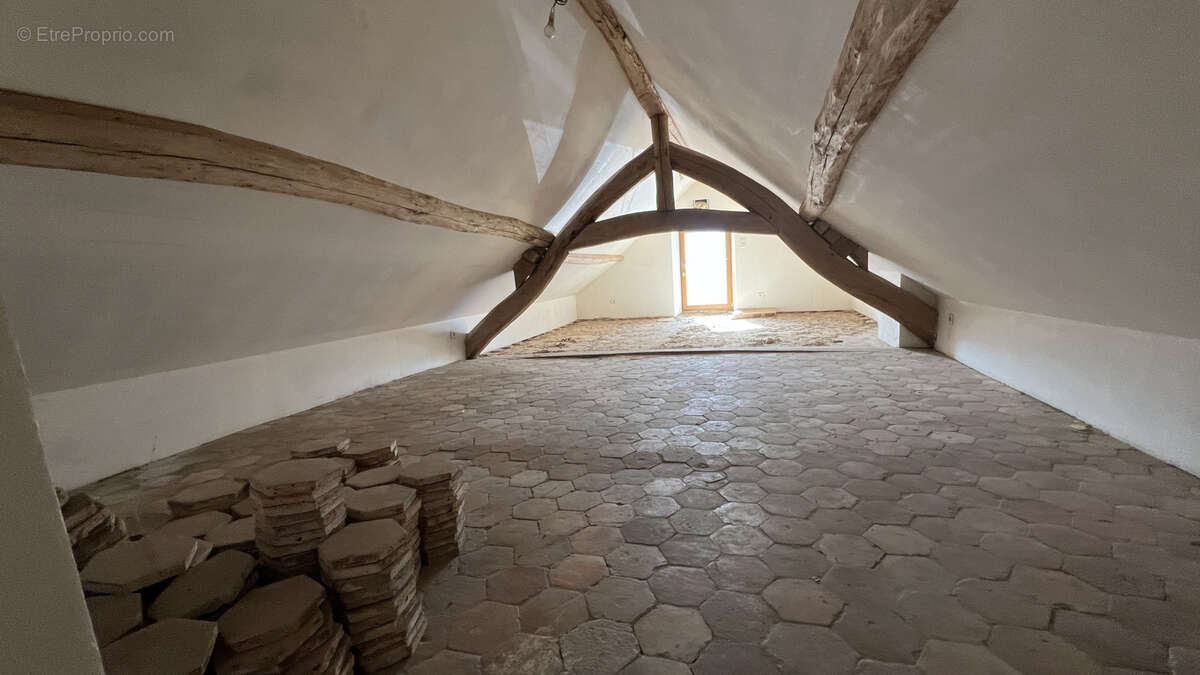 Maison à MONTEREAU-FAULT-YONNE