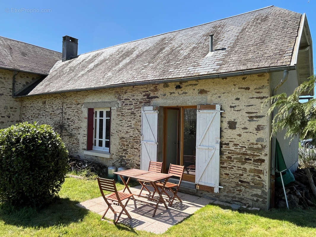 Maison à COUSSAC-BONNEVAL