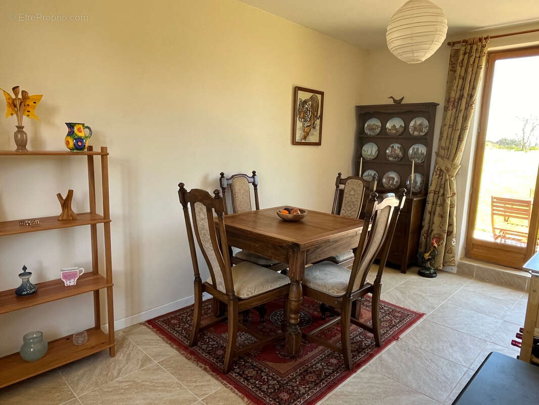 Maison à COUSSAC-BONNEVAL