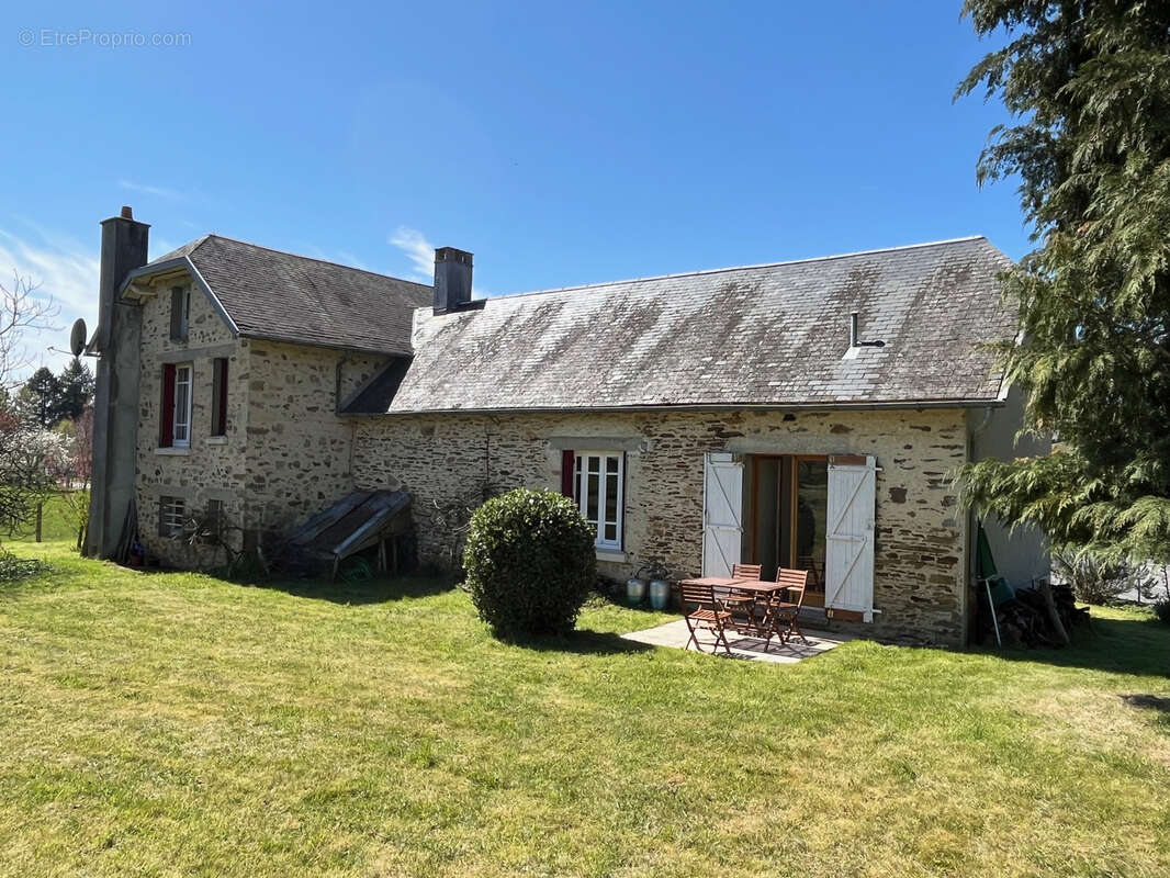 Maison à COUSSAC-BONNEVAL