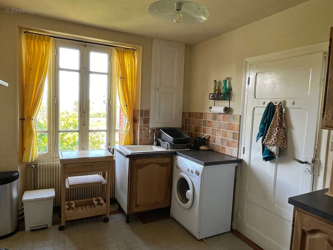 Maison à COUSSAC-BONNEVAL