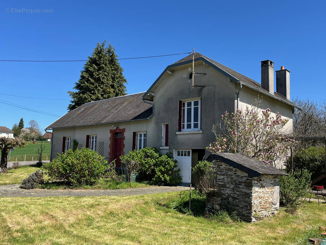 Maison à COUSSAC-BONNEVAL