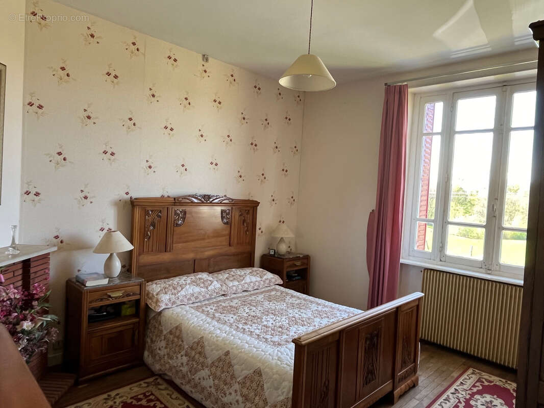 Maison à COUSSAC-BONNEVAL