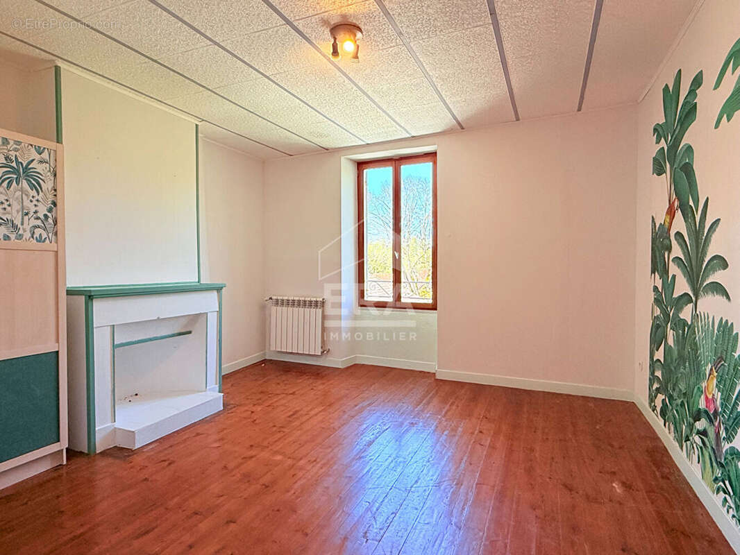 Maison à MONTESQUIEU