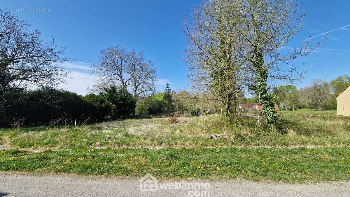 Contactez nous pour une visite - Terrain à VORGES