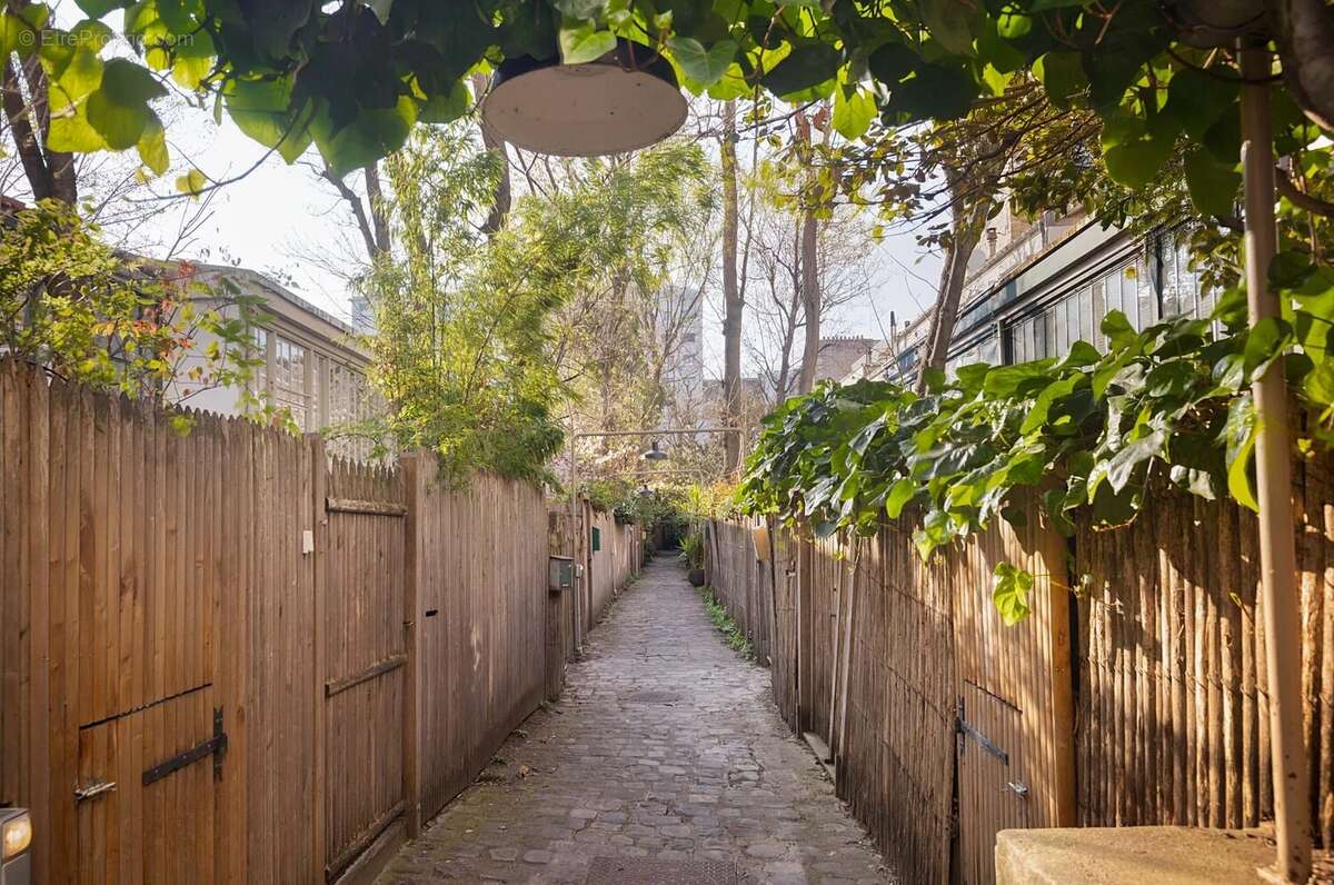 Appartement à PARIS-14E