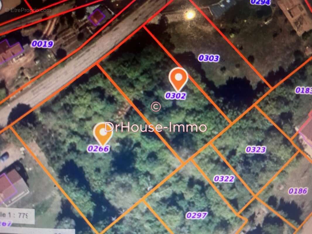 Terrain à MOUX-EN-MORVAN