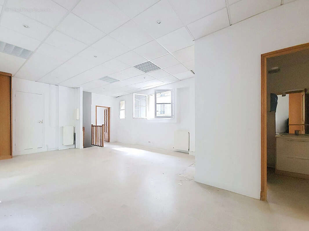 Commerce à PARIS-16E