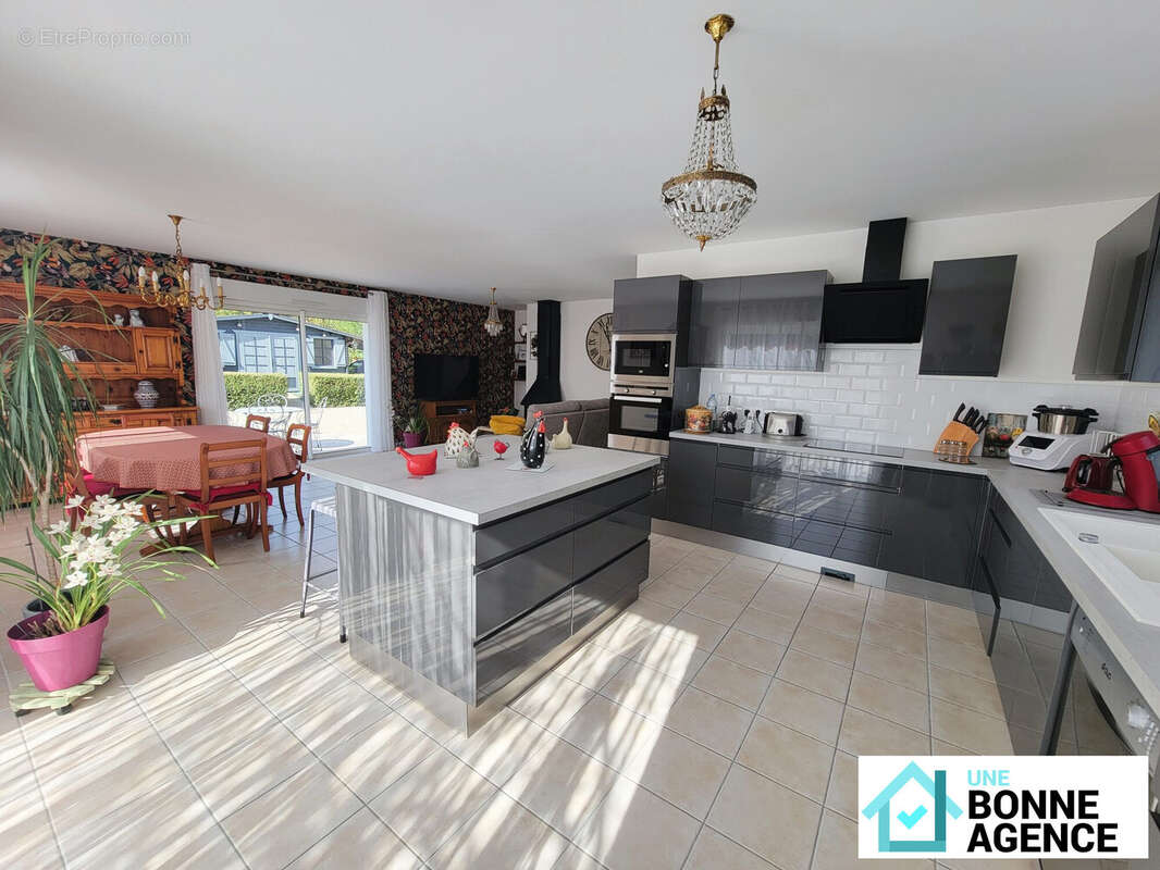 Maison à NAZELLES-NEGRON